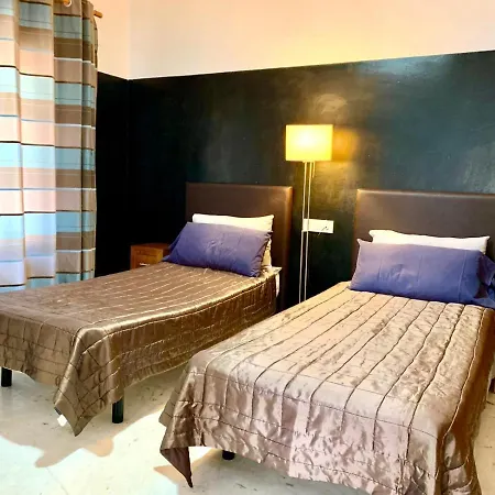 Stunning 4 Bedroom Villa With Private Pool Villa *